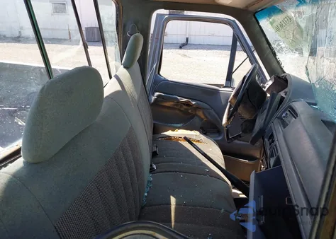 1992 Ford F150 из США, поврежденный, VIN 1FTEF14Y7NPA36812